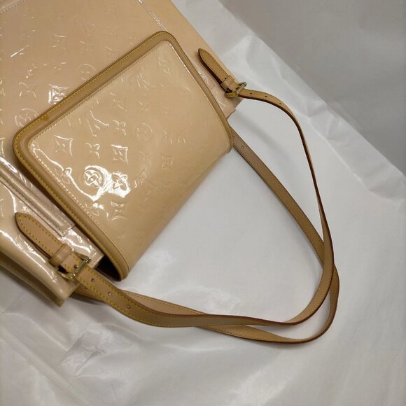 Authentic Louis Vuitton Biscayne Bay GM Beige Vernis Shoulder Bag mon650-110925 - Picture 5 of 16